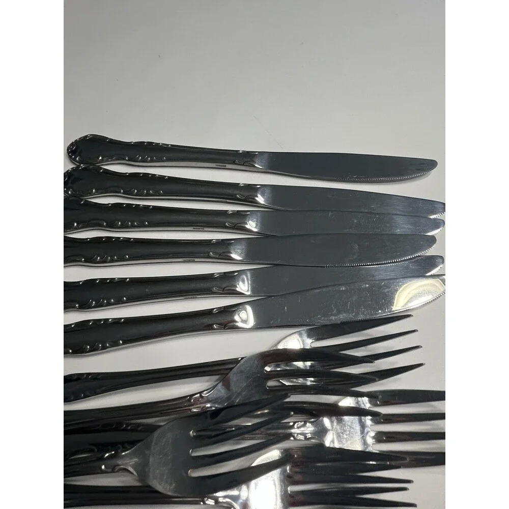 18pc Queens Court Japan Stainless Flatware Spoons/Forks/Knives 6 each